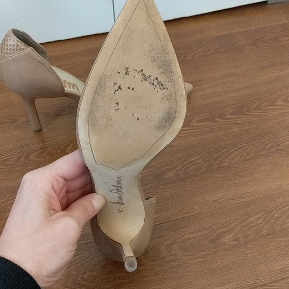 Heels - Picture 4 of 4